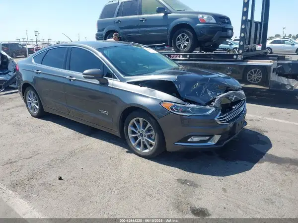 3FA6P0PU5HR329714 2017 FORD FUSION - Image 1
