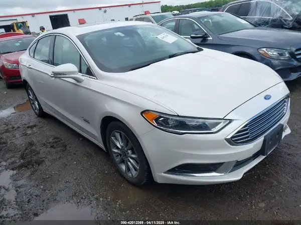 3FA6P0PU5JR135304 2018 FORD FUSION - Image 1