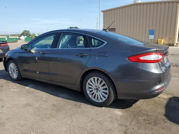 3FA6P0PU6GR160625 2016 FORD FUSION - Image 2