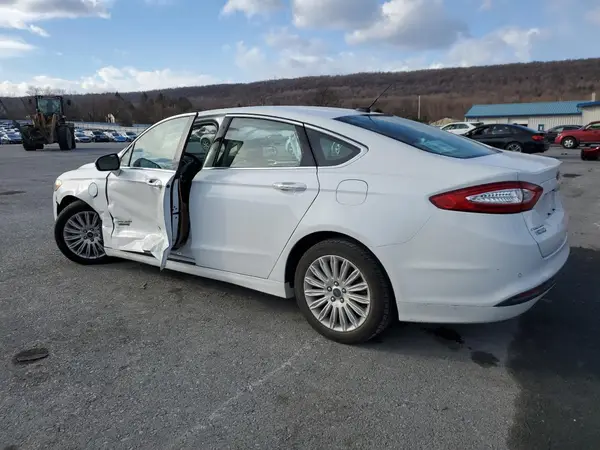 3FA6P0PU6GR190403 2016 FORD FUSION - Image 2