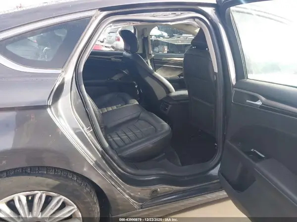 3FA6P0PU6GR247893 2016 FORD FUSION - Image 8