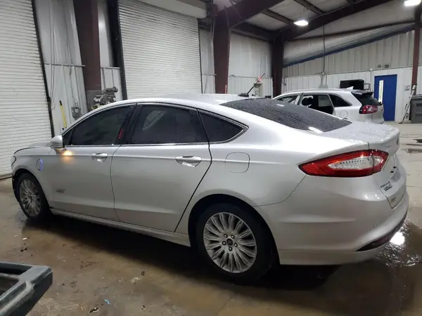 3FA6P0PU6GR288749 2016 FORD FUSION - Image 2