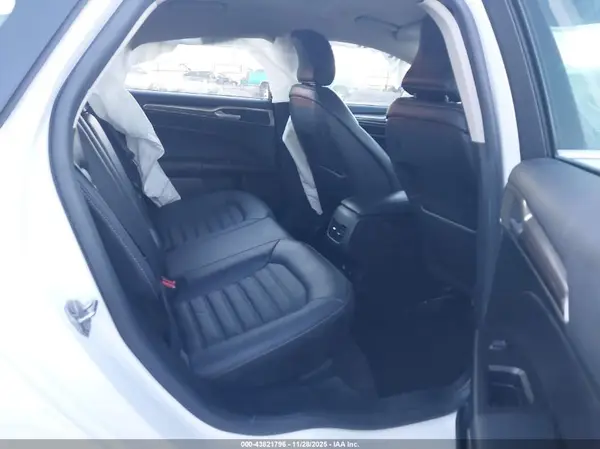 3FA6P0PU6HR330189 2017 FORD FUSION - Image 8