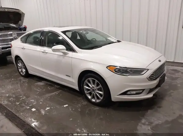 3FA6P0PU6HR352693 2017 FORD FUSION - Image 1