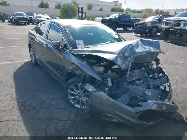 3FA6P0PU6HR379909 2017 FORD FUSION - Image 1