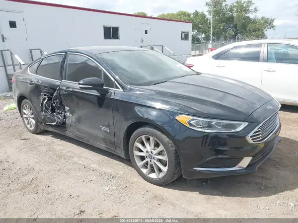 3FA6P0PU6JR203755 2018 FORD FUSION - Image 1