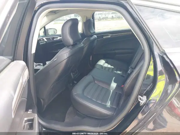 3FA6P0PU6JR203755 2018 FORD FUSION - Image 8