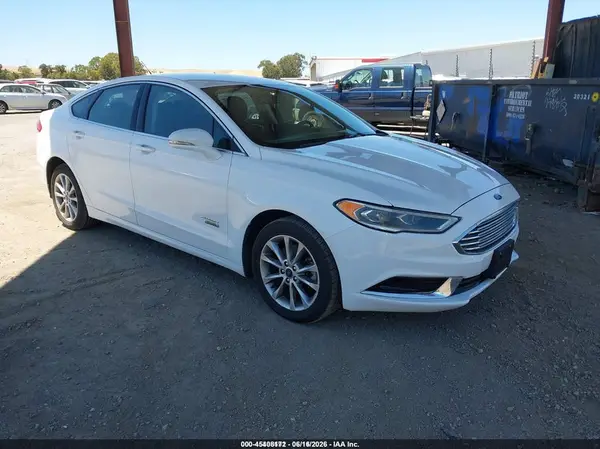 3FA6P0PU6JR273627 2018 FORD FUSION - Image 1