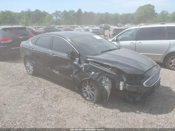 3FA6P0PU7JR105981 2018 FORD FUSION - Image 1