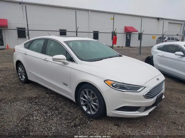 3FA6P0PU7JR260420 2018 FORD FUSION - Image 1