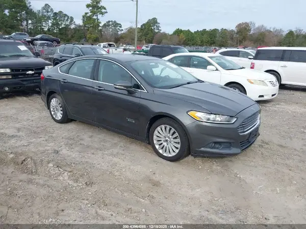 3FA6P0PU8GR154311 2016 FORD FUSION - Image 1