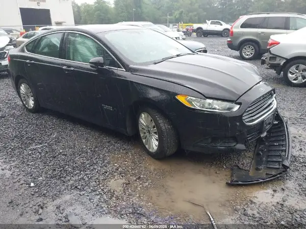 3FA6P0PU8GR271774 2016 FORD FUSION - Image 1