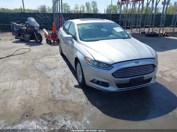 3FA6P0PU8GR273122 2016 FORD FUSION - Image 1