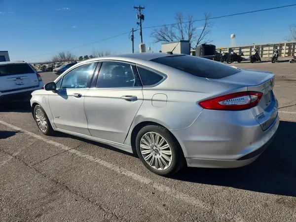 3FA6P0PU8GR327549 2016 FORD FUSION - Image 2