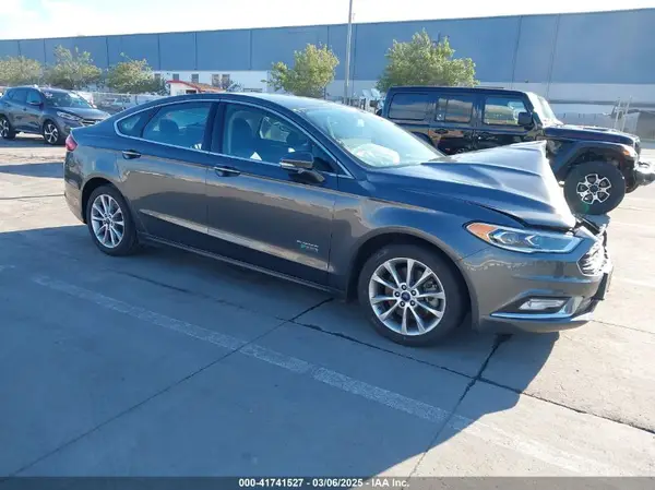 3FA6P0PU8HR129992 2017 FORD FUSION - Image 1