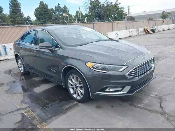 3FA6P0PU8HR368460 2017 FORD FUSION - Image 1