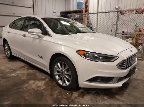 3FA6P0PU9JR264257 2018 FORD FUSION - Image 1