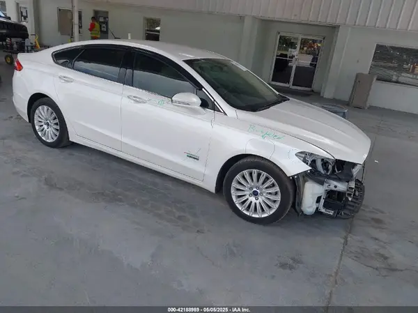 3FA6P0PUXGR203699 2016 FORD FUSION - Image 1