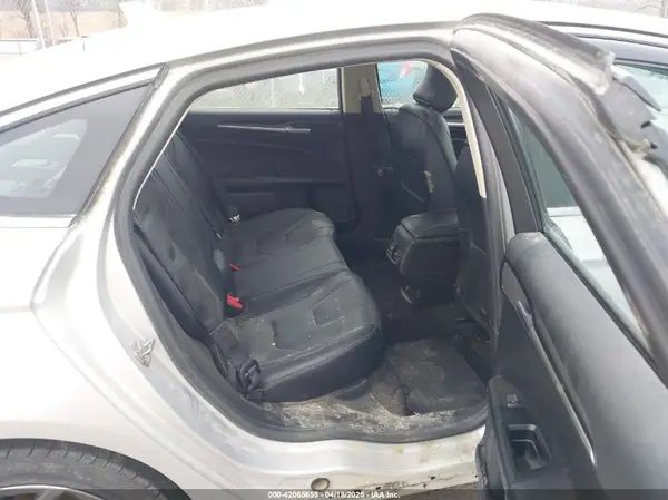 3FA6P0RU0KR223787 2019 FORD FUSION - Image 8