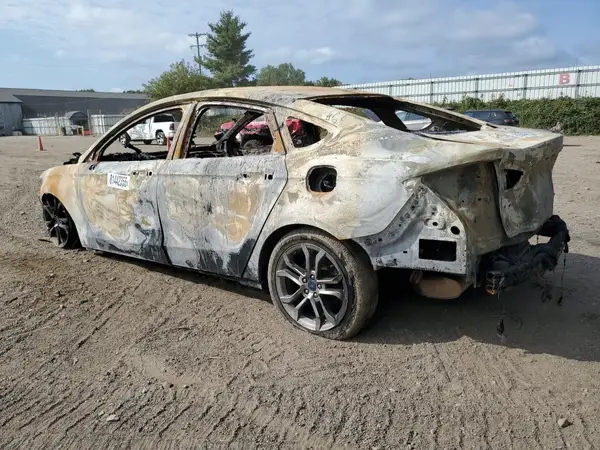 3FA6P0RU0KR259821 2019 FORD FUSION - Image 2