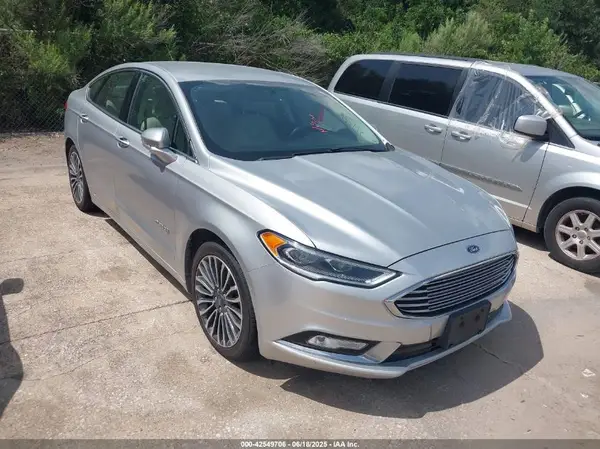 3FA6P0RU1HR317556 2017 FORD FUSION - Image 1