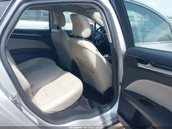 3FA6P0RU1HR317556 2017 FORD FUSION - Image 8