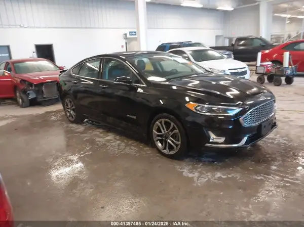 3FA6P0RU1KR138120 2019 FORD FUSION - Image 1