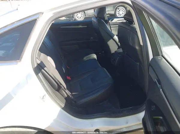 3FA6P0RU1KR211826 2019 FORD FUSION - Image 8