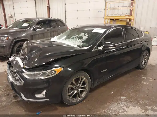 3FA6P0RU1KR223717 2019 FORD FUSION - Image 2