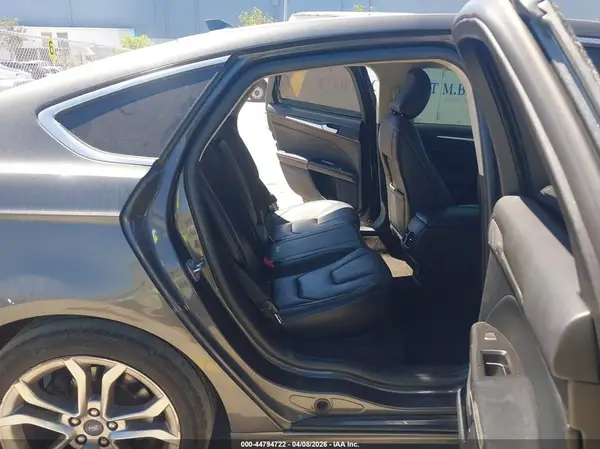 3FA6P0RU1KR235396 2019 FORD FUSION - Image 8