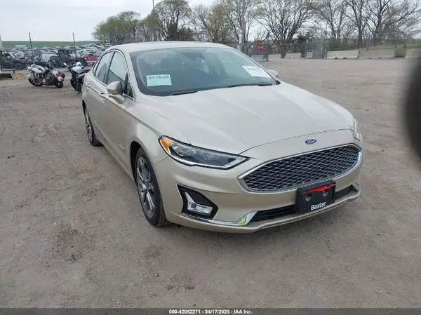 3FA6P0RU1KR235561 2019 FORD FUSION - Image 1