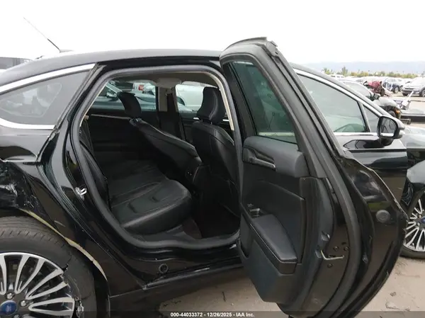 3FA6P0RU2HR252961 2017 FORD FUSION - Image 8