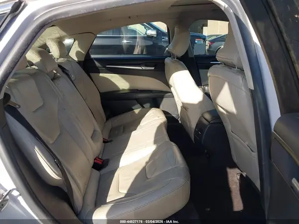 3FA6P0RU2HR330073 2017 FORD FUSION - Image 8