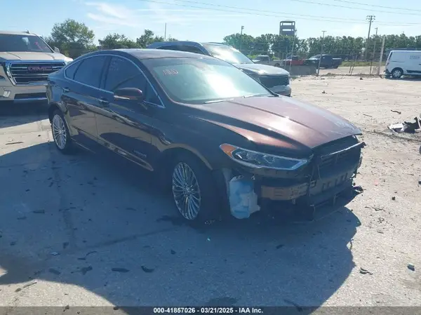 3FA6P0RU2KR123786 2019 FORD FUSION - Image 1