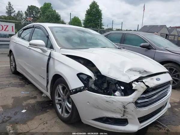 3FA6P0RU3GR190355 2016 FORD FUSION - Image 1