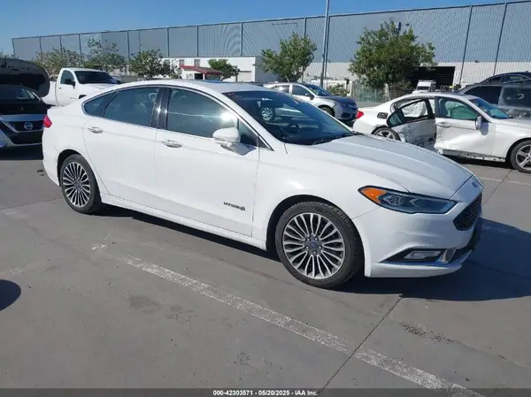 3FA6P0RU3HR323164 2017 FORD FUSION - Image 1