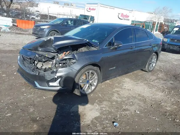 3FA6P0RU3KR105328 2019 FORD FUSION - Image 2