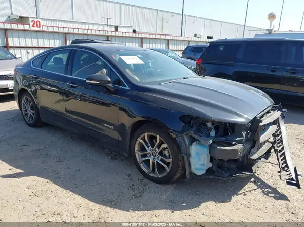 3FA6P0RU3KR207003 2019 FORD FUSION - Image 1