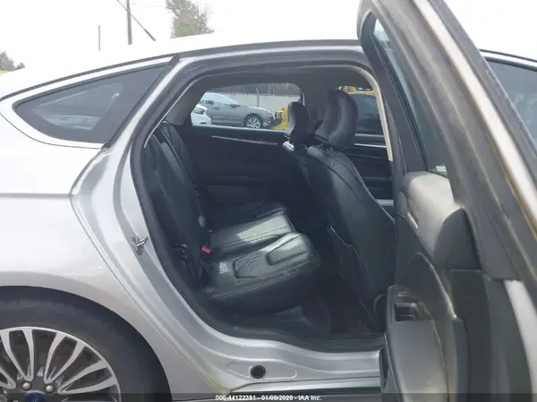 3FA6P0RU4HR230265 2017 FORD FUSION - Image 8