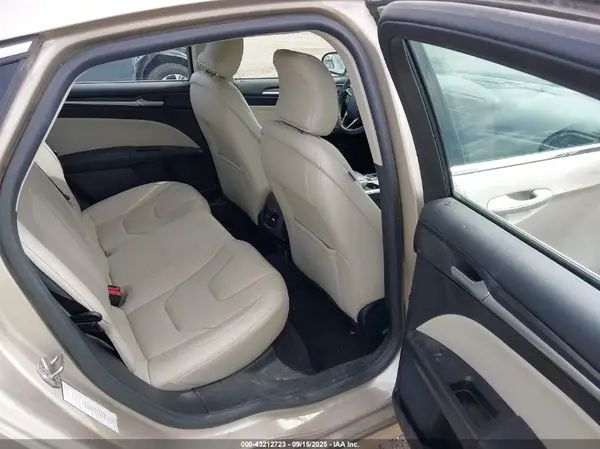 3FA6P0RU4HR301562 2017 FORD FUSION - Image 8