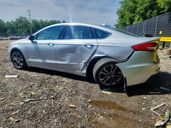 3FA6P0RU4KR147023 2019 FORD FUSION - Image 2