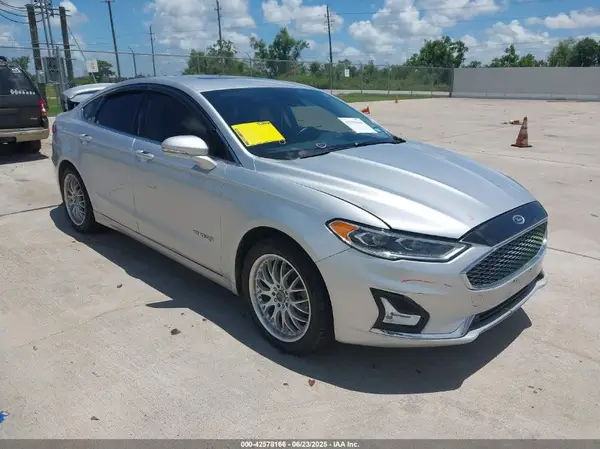 3FA6P0RU5KR202868 2019 FORD FUSION - Image 1