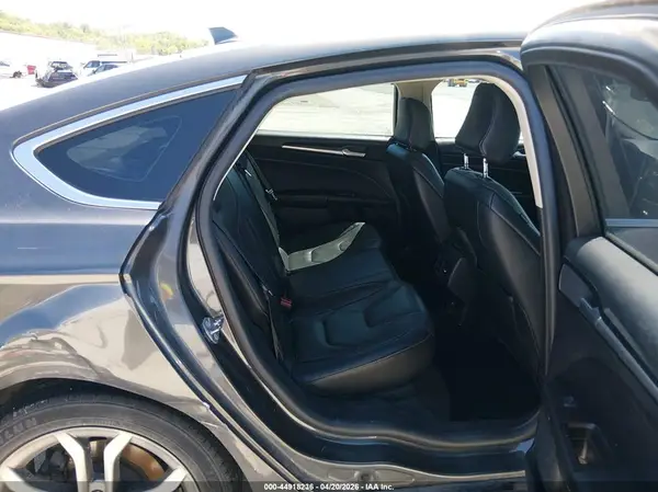 3FA6P0RU5LR204752 2020 FORD FUSION - Image 8