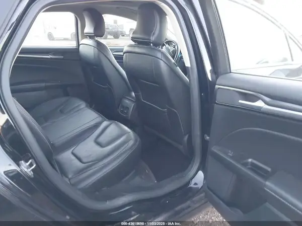 3FA6P0RU6HR360161 2017 FORD FUSION - Image 8