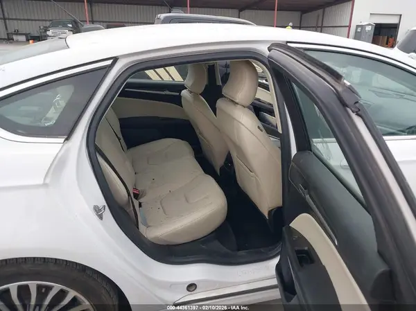 3FA6P0RU6JR219886 2018 FORD FUSION - Image 8