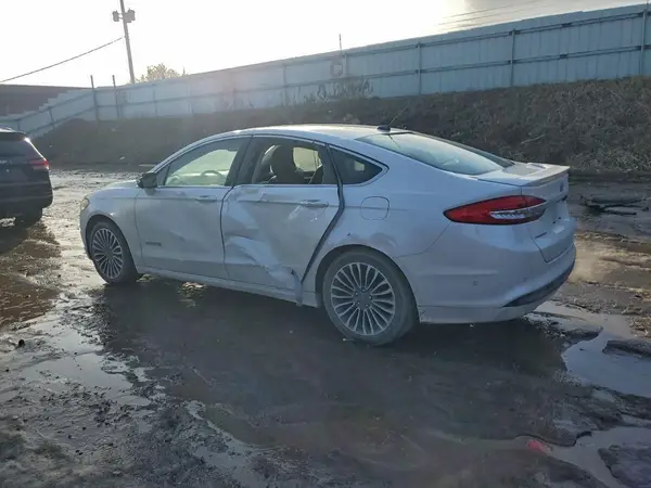 3FA6P0RU6JR273883 2018 FORD FUSION - Image 2