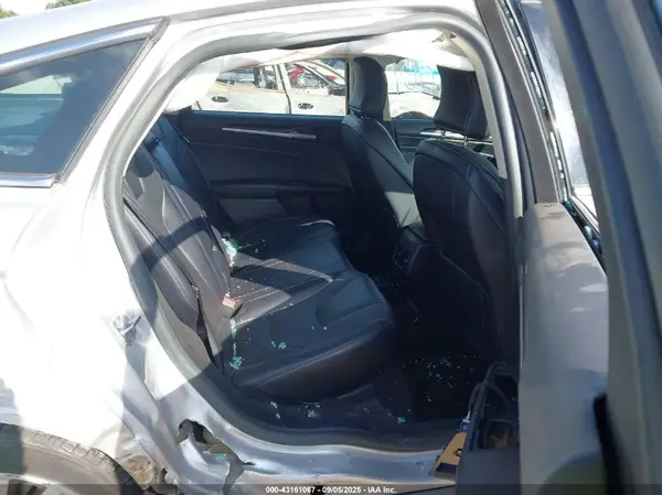 3FA6P0RU7HR196032 2017 FORD FUSION - Image 8