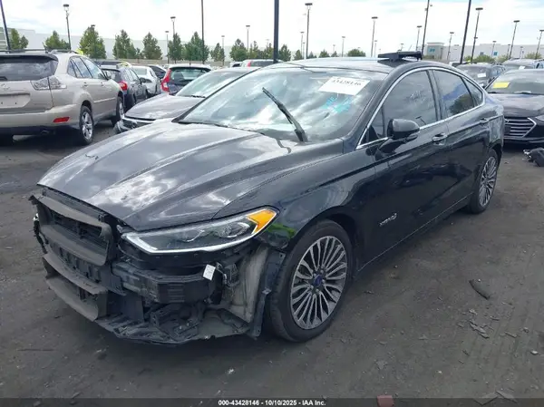 3FA6P0RU7JR120915 2018 FORD FUSION - Image 2