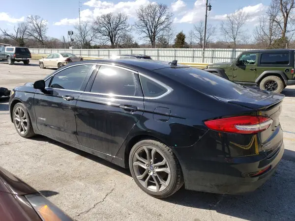 3FA6P0RU7KR123783 2019 FORD FUSION - Image 2