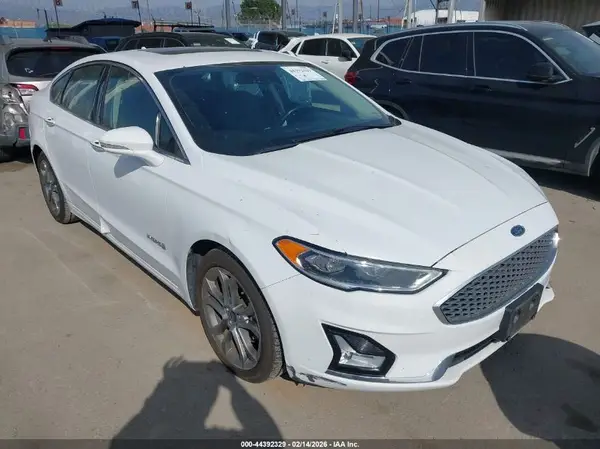 3FA6P0RU7KR239985 2019 FORD FUSION - Image 1
